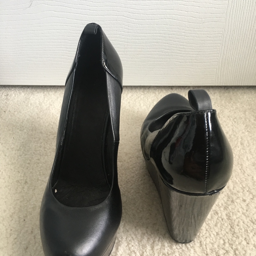 Aldo Black Almond Toe Platform Heel Wedges